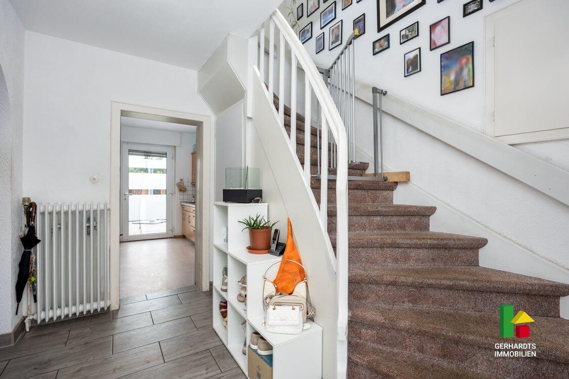 Haus kaufen Brüggen - Eingang - Treppe