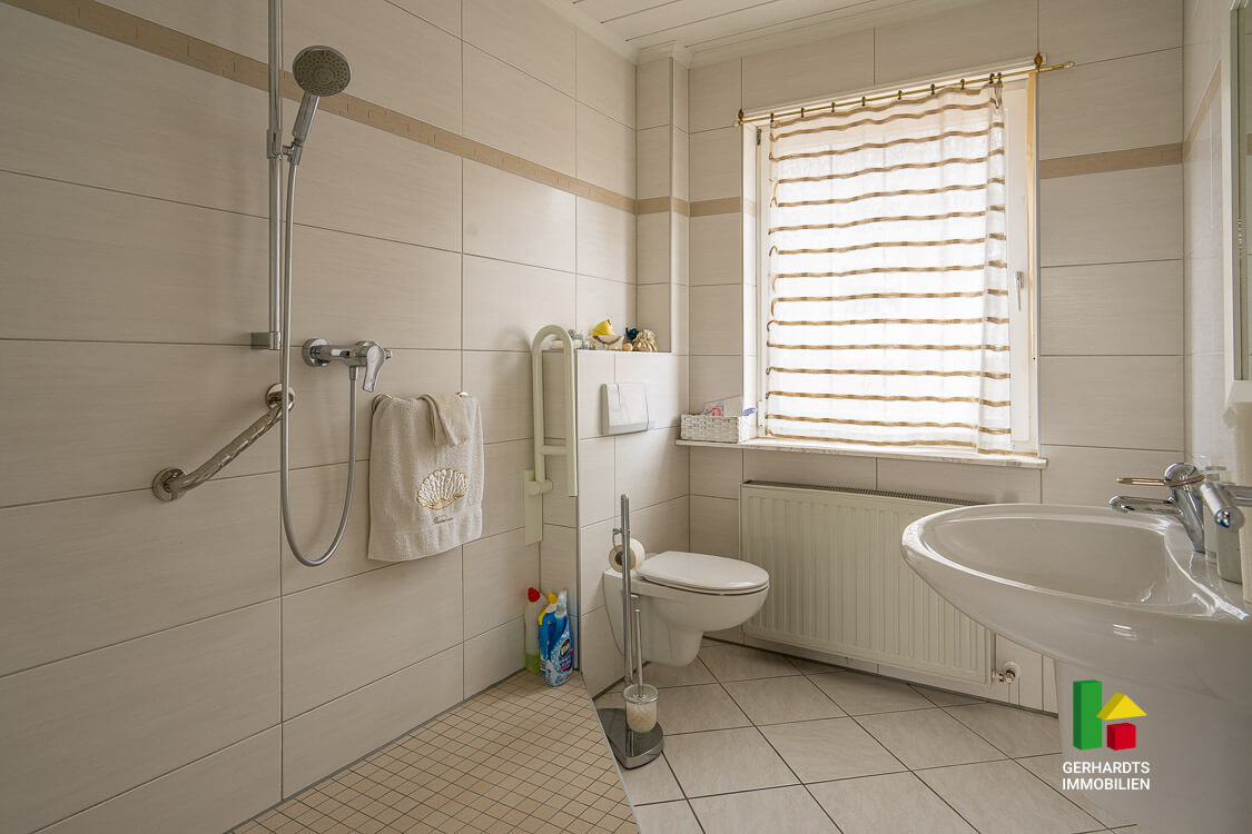 Haus mit Ladenlokal kaufen Brüggen – Bad OG Haus mit Ladenlokal kaufen Brüggen - Bad OG