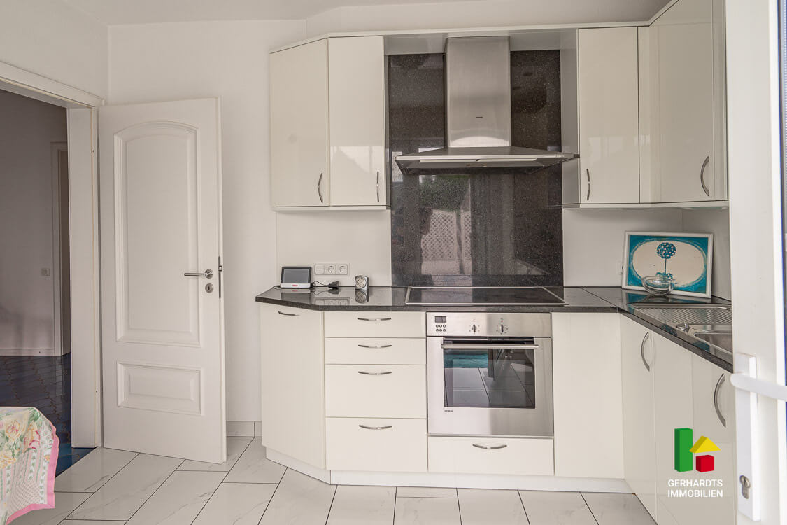 Haus mit Ladenlokal kaufen Brüggen – Küche OG Haus mit Ladenlokal kaufen Brüggen - Küche OG