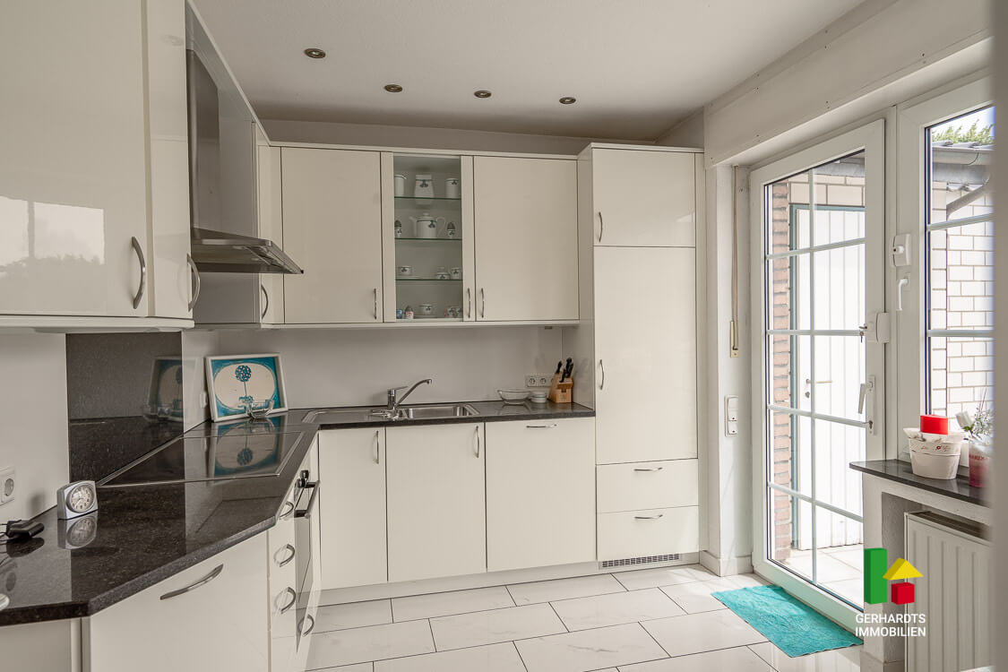 Haus mit Ladenlokal kaufen Brüggen – Küche Obergeschoss Haus mit Ladenlokal kaufen Brüggen - Küche Obergeschoss