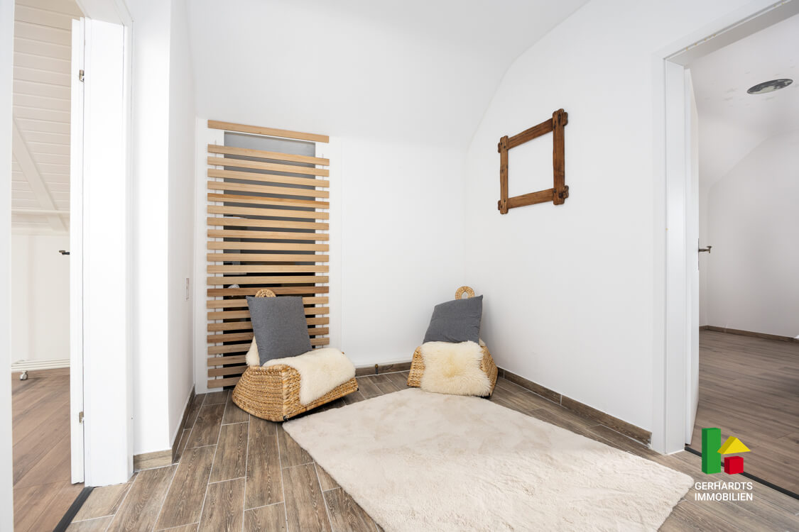 Haus mit Pool kaufen Brüggen - Flur Dachgeschoss