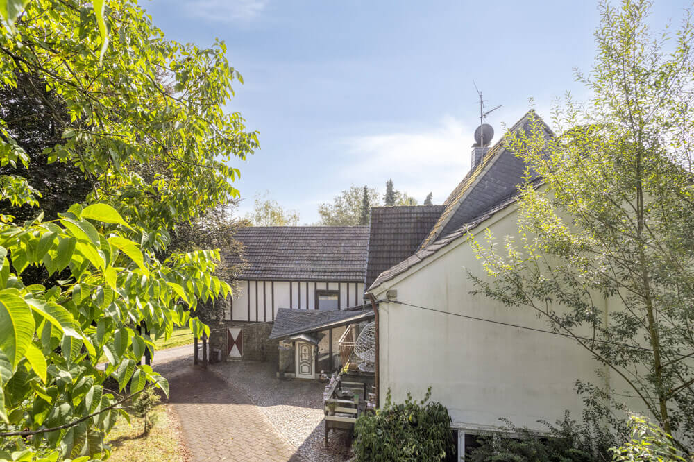 Landhaus – Wipperfürth – Aussenansicht – Einfahrt v2 Landhaus - Wipperfürth - Aussenansicht - Einfahrt v2