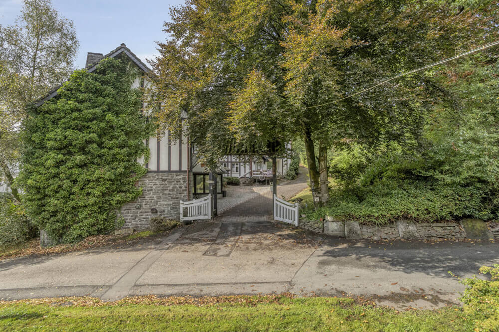 Landhaus – Wipperfürth – Aussenansicht – Einfahrt Landhaus - Wipperfürth - Aussenansicht - Einfahrt