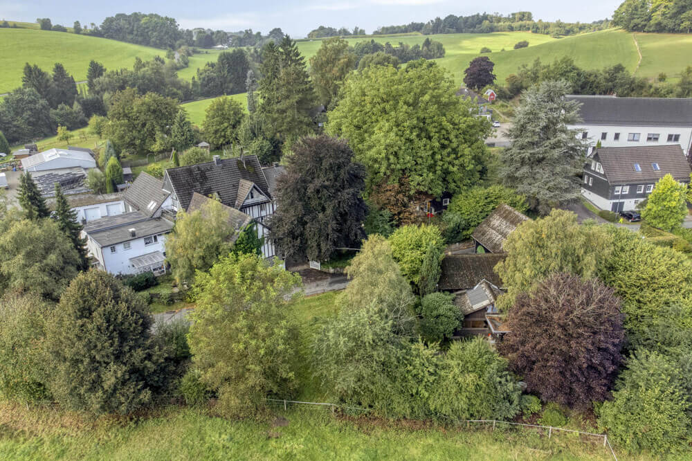 Landhaus – Wipperfürth – Vogelansicht seitlich Landhaus - Wipperfürth - Vogelansicht seitlich