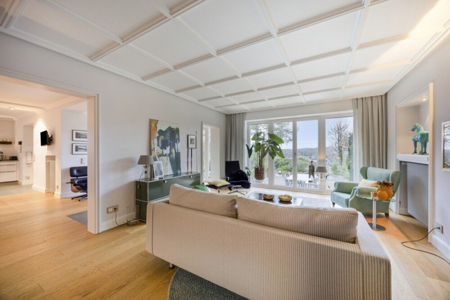Stilvolles Haus in Wuppertal: 9 Zimmer auf 315 m² mit großem Grundstück Stilvolles Haus in Wuppertal: 9 Zimmer auf 315 m² mit großem Grundstück