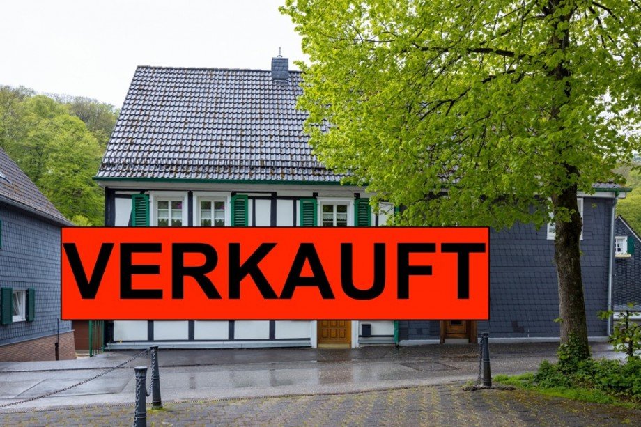 Doppelhaushälfte Solingen-Burg: Historisches Potenzial für Investoren
