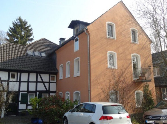 Ihr neues Zuhause: Historisches Mehrfamilienhaus in Bergisch Gladbach