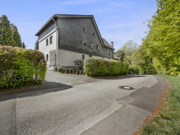 Ihr neues Zuhause in Wermelskirchen: Mehrfamilienhaus mit viel Raum